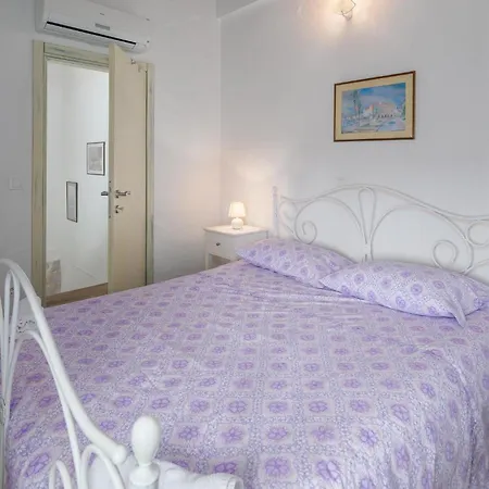 4 Bedroom Amazing In Holiday home *