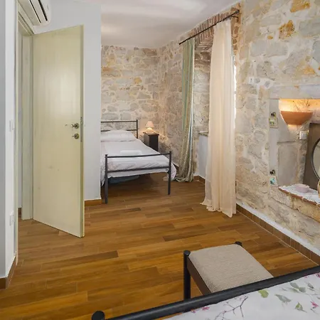 Holiday home 4 Bedroom Amazing In Porec
