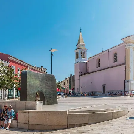 4 Bedroom Amazing In Porec