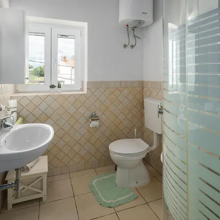4 Bedroom Amazing In Holiday home Porec